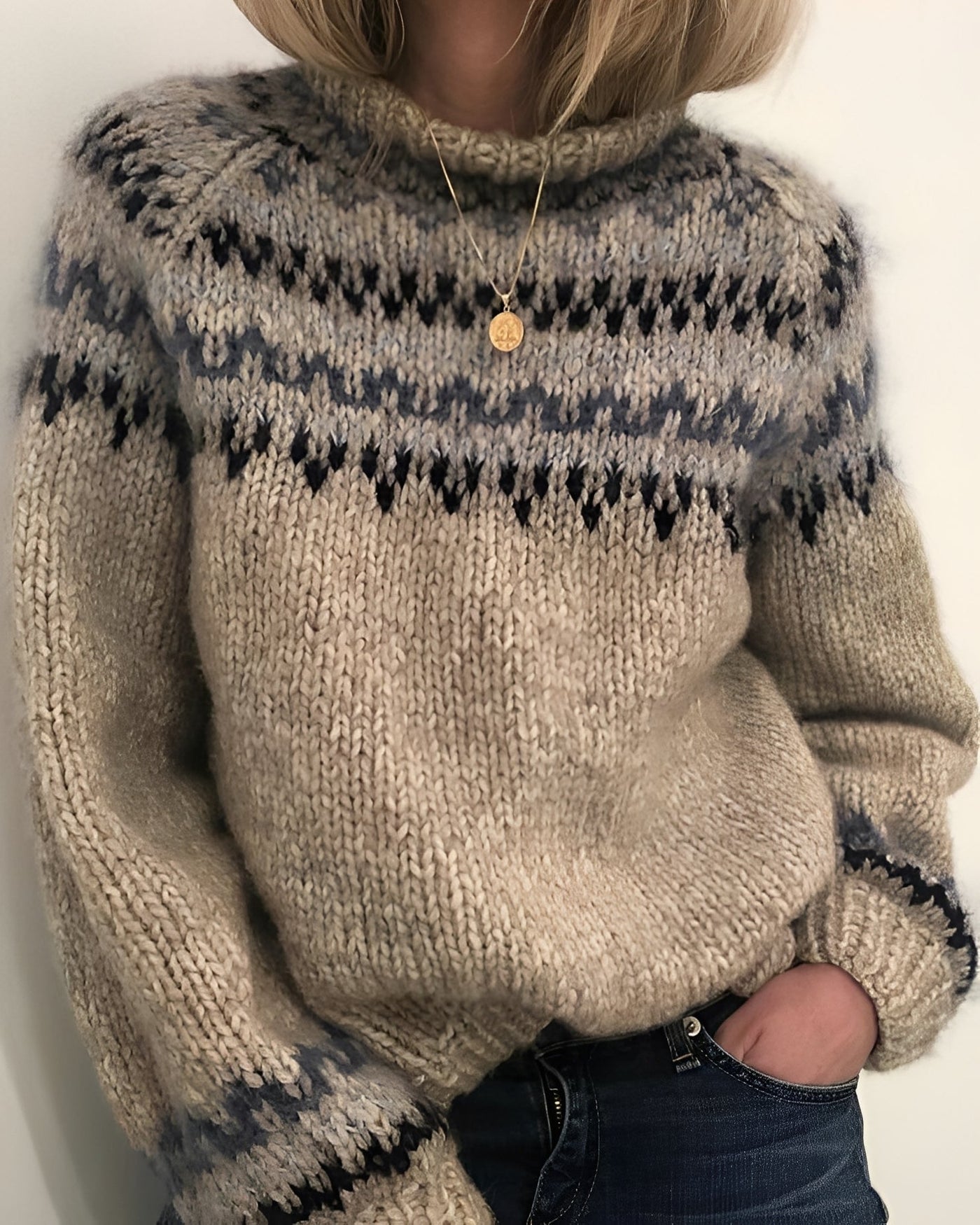 Stylowy Sweter Z Wysokim Kołnierzem – Ponadczasowy Akcent