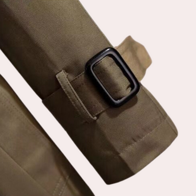 Krótki Płaszcz Trencz z Paskiem – Uniwersalny Styl