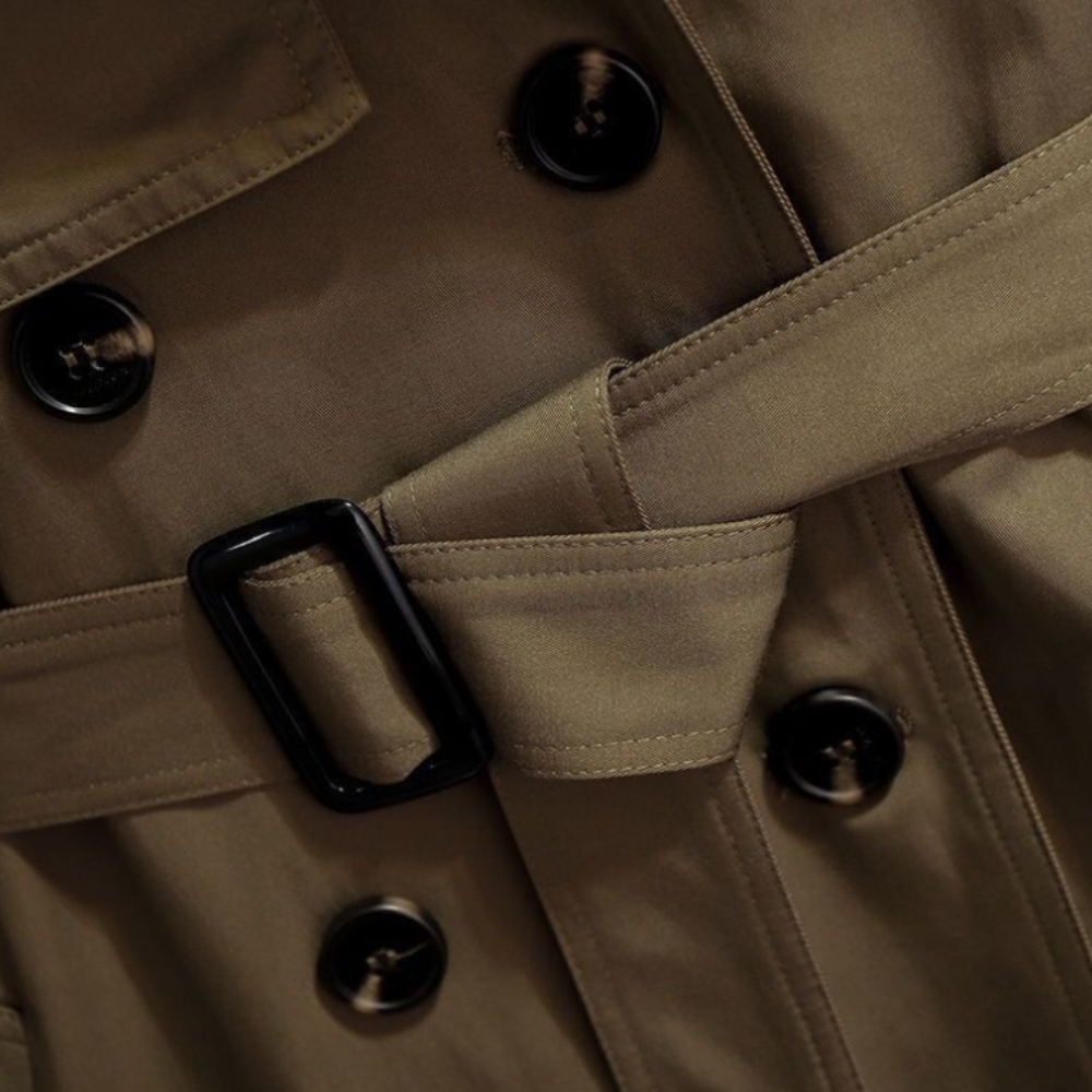 Krótki Płaszcz Trencz z Paskiem – Uniwersalny Styl