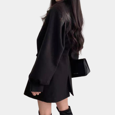 Stylowy Płaszcz Trencz z Baskinką – Bufiaste Rękawy