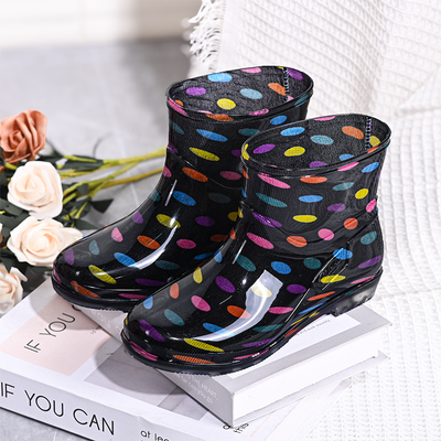 Stylowe Czarne Wodoodporne Botki – Żywy Wzorzysty Design