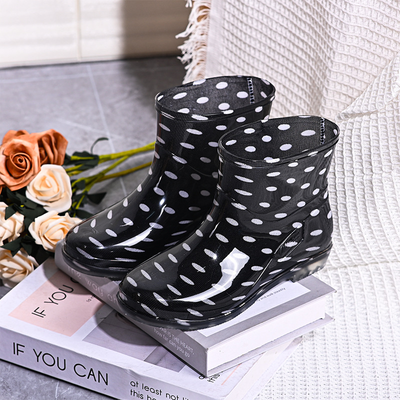 Stylowe Czarne Wodoodporne Botki – Żywy Wzorzysty Design