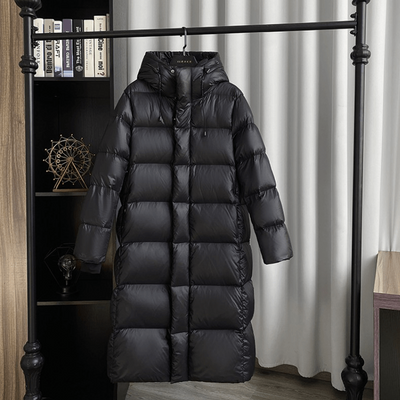 Długa Czarna Pikowana Kurtka Z Kapturem – Przytulna Kurtka Zimowa